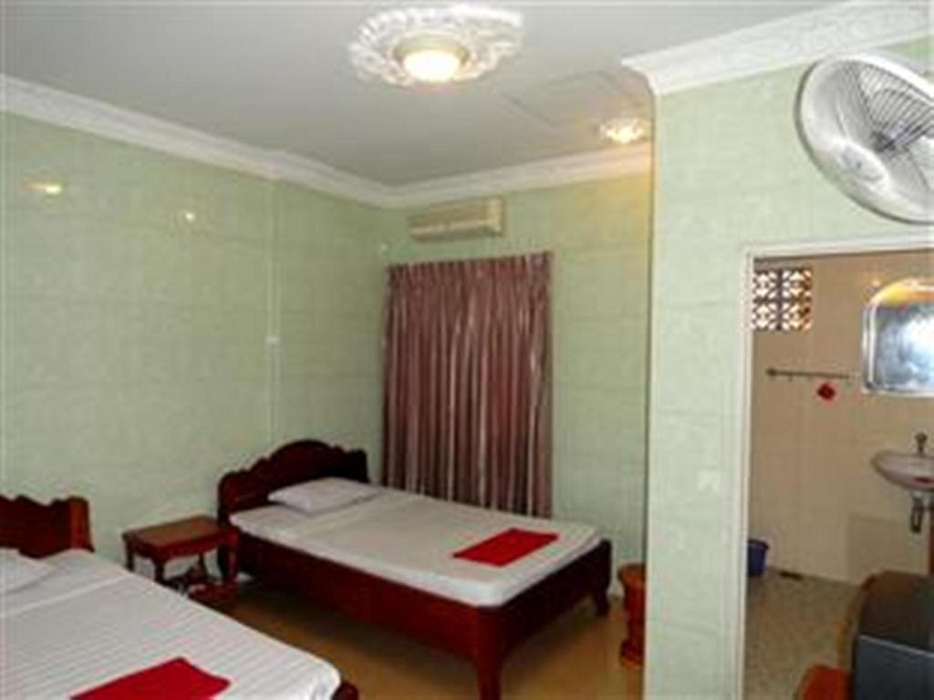 פנום פן Lucky 1 Guesthouse מראה חיצוני תמונה