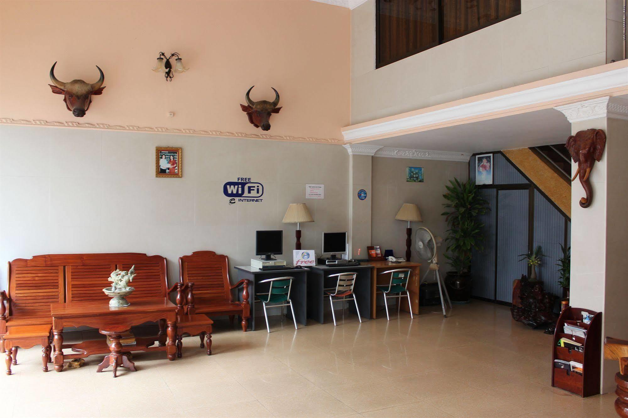 פנום פן Lucky 1 Guesthouse מראה חיצוני תמונה