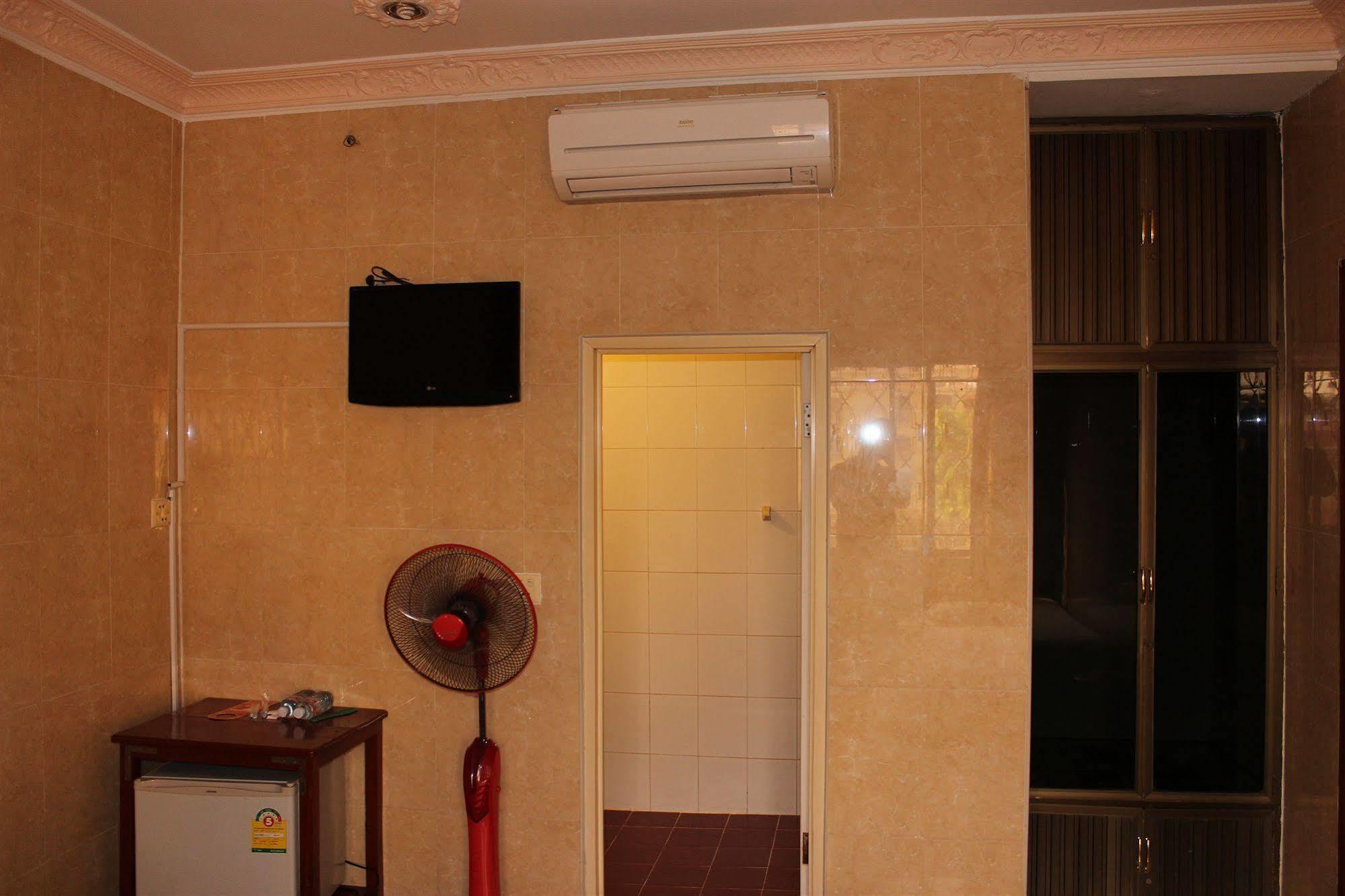 פנום פן Lucky 1 Guesthouse מראה חיצוני תמונה